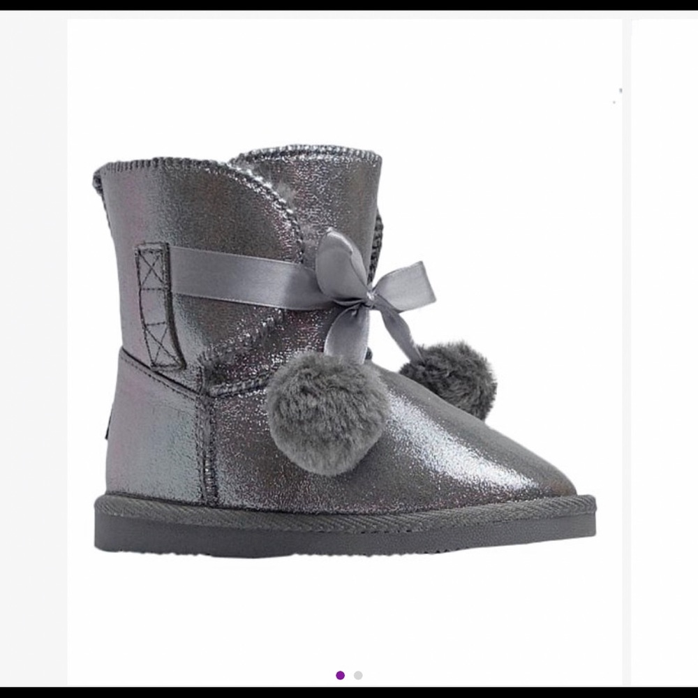 New winter boots for girls